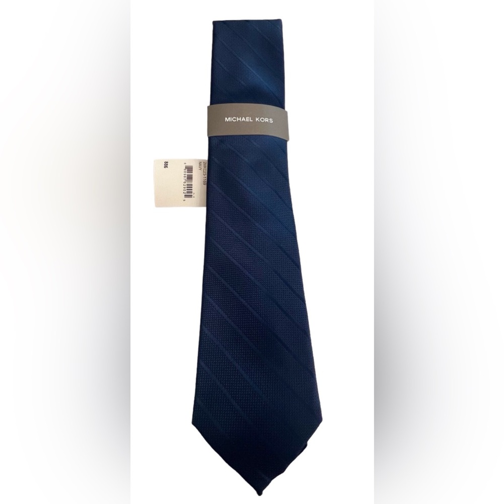 NWT Michael Kors Navy Blue Quincy Solid Stripe Tie!